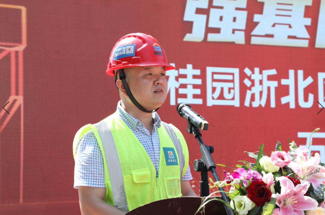 先鋒人物丨大智若愚，做一名騰越建筑的“移山人”